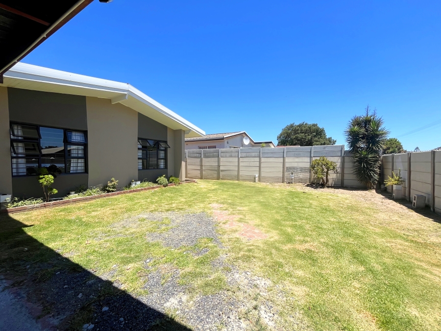To Let 3 Bedroom Property for Rent in Windsor Park Estate Western Cape